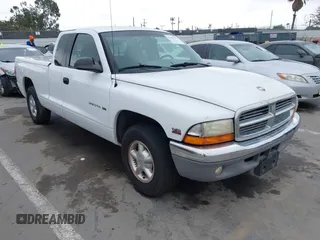 1997 Dodge Dakota z VIN 1B7GL23Y9VS240999, wystawiony jako IAAI lot #42397071 z przebiegiem 235 684 mil mil oraz . Historia ofert i sprzedaży dostępna na DreamBid. Obrazek 1.