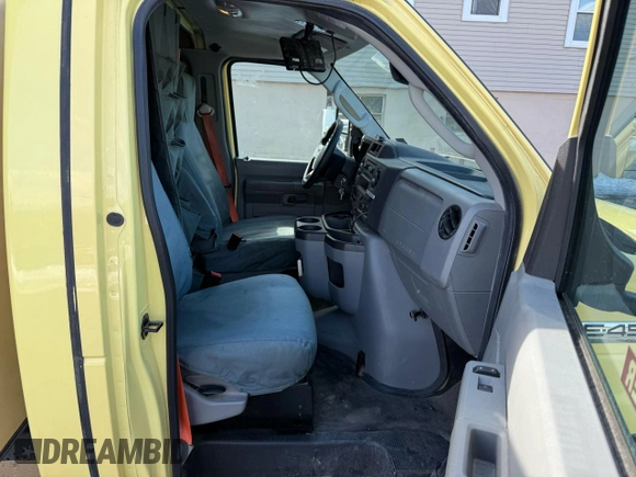 2021 Ford Econoline Cargo with VIN 1FDXE4FN2MDC34418, listed as a Copart auction lot 47252055 with 88,788 mi miles and Clean Title. Bid and sale history available at DreamBid. Image 7.