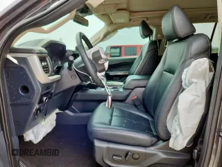 2022 Ford Expedition Max XLT z VIN 1FMJK1HT8NEA62920, wystawiony jako Copart lot #57080095 z przebiegiem 25 632 mil mil oraz Szkoda całkowita • Salvage title. Historia ofert i sprzedaży dostępna na DreamBid. Obrazek 6.