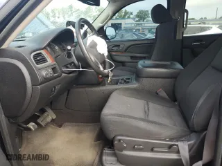 2013 Chevrolet Avalanche LS with VIN 3GNMCEE08DG179296, listed as a Copart auction lot 60820204 with 143,886 mi miles and Salvage Title. Bid and sale history available at carsss.com. Image 7.