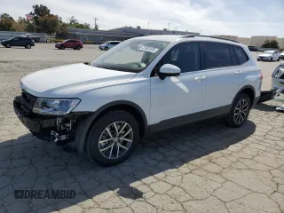 2021 Volkswagen Tiguan S z VIN 3VV1B7AX0MM108609, wystawiony jako Copart lot #53903695 z przebiegiem 22 842 mil mil oraz Szkoda całkowita • Salvage title. Historia ofert i sprzedaży dostępna na DreamBid. Obrazek 1.
