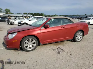 2010 Chrysler Sebring Touring z VIN 1C3BC5ED6AN130107, wystawiony jako Copart lot #51838135 z przebiegiem 85 892 mil mil oraz Szkody całkowita. Historia ofert i sprzedaży dostępna na DreamBid. Obrazek 1.