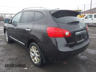 2011 Nissan Rogue SV z VIN JN8AS5MV4BW260472, wystawiony jako IAAI lot #42009320 z przebiegiem 175 687 mil mil oraz . Historia ofert i sprzedaży dostępna na DreamBid. Obrazek 3.