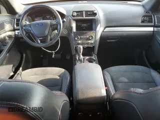 2019 Ford Explorer XLT z VIN 1FM5K7D81KGA57970, wystawiony jako Copart lot #55398775 z przebiegiem 83 616 mil mil oraz Szkoda całkowita • Salvage title. Historia ofert i sprzedaży dostępna na DreamBid. Obrazek 8.