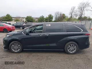 2022 Toyota Sienna XLE with VIN 5TDYRKEC3NS111265, listed as a IAAI auction lot 42041080 with 114,667 mi miles and . Bid and sale history available at DreamBid. Image 14.