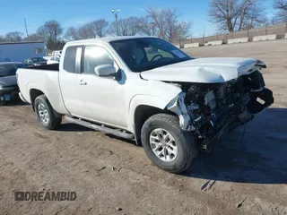 2024 Nissan Frontier SV z VIN 1N6ED1CM4RN651921, wystawiony jako IAAI lot #41684882 z przebiegiem 2 467 mil mil oraz . Historia ofert i sprzedaży dostępna na DreamBid. Obrazek 1.
