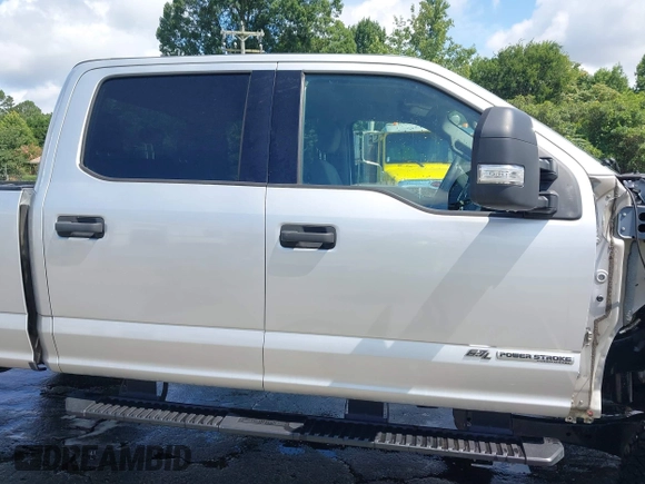 2019 Ford F-250 XL with VIN 1FT7W2BT9KEE35217, listed as a IAAI auction lot 42309355 with 196,739 mi miles and . Bid and sale history available at DreamBid. Image 14.