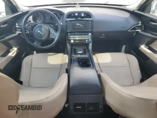 2017 Jaguar XE 20d z VIN SAJAR4BN9HA977316, wystawiony jako Copart lot #58179145 z przebiegiem 84 384 mil mil oraz Tytuł czysty. Historia ofert i sprzedaży dostępna na DreamBid. Obrazek 8.