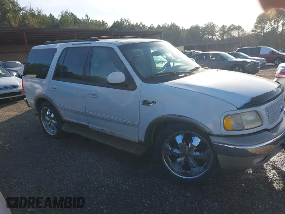 2000 Ford Expedition XLT with VIN 1FMEU1767YLB19633, listed as a IAAI auction lot 41594877 with 288,439 mi miles and . Bid and sale history available at DreamBid. Image 1.