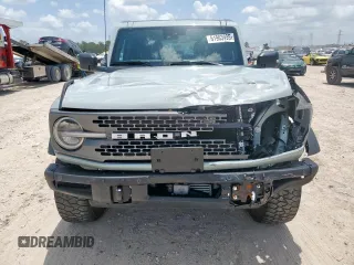 2024 Ford Bronco Badlands with VIN 1FMEE9BP4RLA84742, listed as a Copart auction lot 61963995 with 828 mi miles and Salvage title. Bid and sale history available at DreamBid. Image 5.