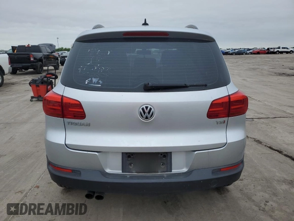 2017 Volkswagen Tiguan S z VIN WVGAV7AX5HK001697, wystawiony jako Copart lot #51613085 z przebiegiem 116 589 mil mil oraz Szkoda całkowita • Salvage title. Historia ofert i sprzedaży dostępna na DreamBid. Obrazek 6.