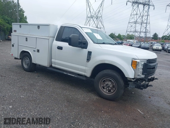 2017 Ford F-250 XL с VIN 1FTBF2A64HED39204, выставлен на аукционе IAAI как лот 42372160 с пробегом 83 748 миль миль и . История ставок и продаж доступна на DreamBid. Изображение 1.