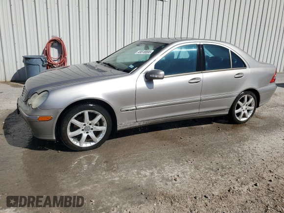 2004 Mercedes-Benz C 230 Kompressor with VIN WDBRF40J44F459457, listed as a Copart auction lot 49518895 with 249,921 mi miles and Clean Title. Bid and sale history available at DreamBid. Image 1.
