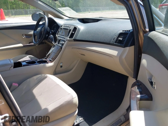 2010 Toyota Venza with VIN 4T3ZK3BB5AU027340, listed as a IAAI auction lot 41974383 with 261,430 mi miles. Bid and sale history available at carsss.com. Image 5.