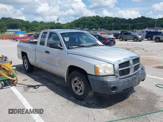 2007 Dodge Dakota ST with VIN 1D7HE22K97S211393, listed as a IAAI auction lot 42667615 with 223,726 mi miles and . Bid and sale history available at DreamBid. Image 1.
