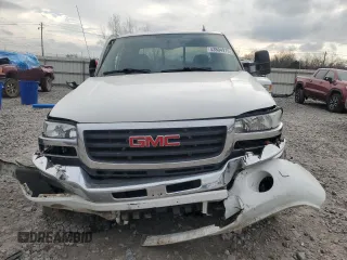 2007 GMC Sierra 2500HD Classic SLT with VIN 1GTHK23D17F118881, listed as a Copart auction lot 43804975 with 236,902 mi miles and Salvage Title. Bid and sale history available at carsss.com. Image 5.