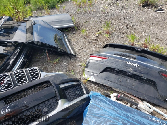 2023 Jeep Grand Cherokee with VIN 58315594, listed as a Copart auction lot 58315594 with Not provided miles and Clean title. Bid and sale history available at DreamBid. Image 9.