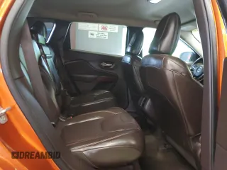 2015 Jeep Cherokee Trailhawk z VIN 1C4PJMBS8FW727992, wystawiony jako Copart lot #59799425 z przebiegiem 127 853 mil mil oraz Czysty tytuł • Clean title. Historia ofert i sprzedaży dostępna na DreamBid. Obrazek 11.