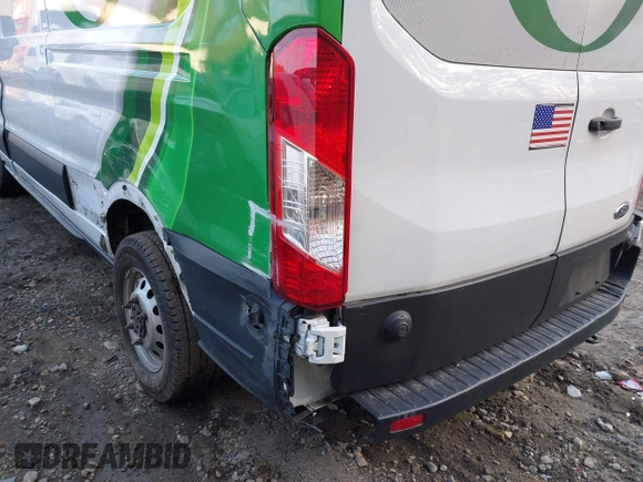 2020 Ford Transit Cargo z VIN 1FTBR2C87LKA34635, wystawiony jako IAAI lot #41201981 z przebiegiem 89 814 mil mil oraz . Historia ofert i sprzedaży dostępna na DreamBid. Obrazek 18.
