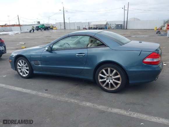 2007 Mercedes-Benz SL-Class 5.5L V8 with VIN WDBSK71F07F133068, listed as a IAAI auction lot 42074542 with 104,503 mi miles. Bid and sale history available at carsss.com. Image 14.