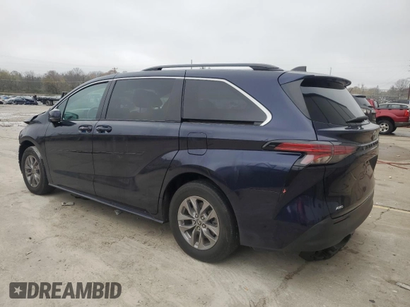 2022 Toyota Sienna LE z VIN 5TDKSKFC9NS049704, wystawiony jako Copart lot #41782995 z przebiegiem 8 014 mil mil oraz Szkoda całkowita • Salvage title. Historia ofert i sprzedaży dostępna na DreamBid. Obrazek 2.