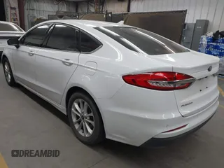 2020 Ford Fusion SE with VIN 3FA6P0H70LR155777, listed as a IAAI auction lot 41719123 with 61,531 mi miles. Bid and sale history available at carsss.com. Image 3.