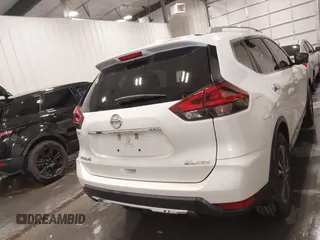 2018 Nissan Rogue SV z VIN 5N1AT2MV4JC809851, wystawiony jako IAAI lot #42018363 z przebiegiem 67 917 mil mil oraz . Historia ofert i sprzedaży dostępna na DreamBid. Obrazek 16.