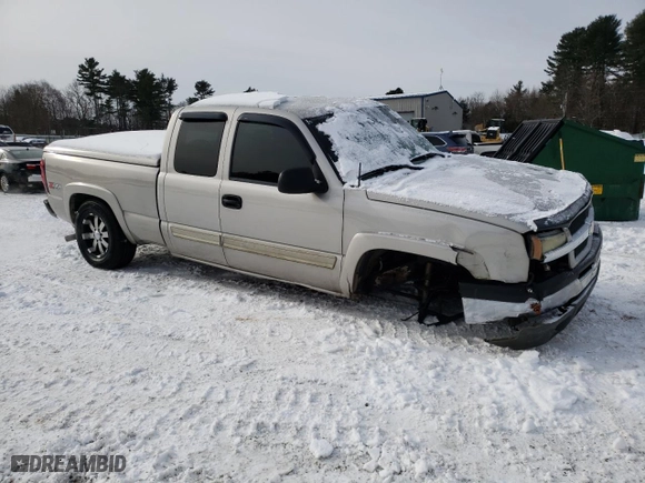 2004 Chevrolet Silverado 1500 LS with VIN 2GCEK19T941221707, listed as a Copart auction lot 43870965 with 229,156 mi miles and Clean Title. Bid and sale history available at carsss.com. Image 4.