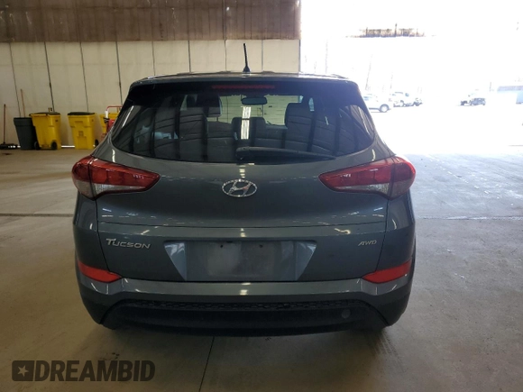 2018 Hyundai Tucson SE z VIN KM8J2CA40JU769217, wystawiony jako Copart lot #50214755 z przebiegiem 105 311 mil mil oraz Szkody całkowita. Historia ofert i sprzedaży dostępna na DreamBid. Obrazek 6.