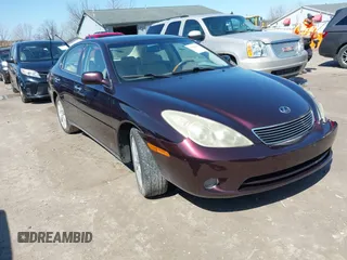2005 Lexus ES 330 with VIN JTHBA30G455137584, listed as a IAAI auction lot 41961431 with 197,531 mi miles. Bid and sale history available at carsss.com. Image 1.