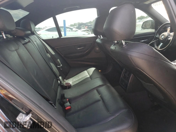 2014 BMW 3 Series 335i xDrive z VIN WBA3B9G50ENR92595, wystawiony jako Copart lot #61133205 z przebiegiem 185 516 mil mil oraz Czysty tytuł • Clean title. Historia ofert i sprzedaży dostępna na DreamBid. Obrazek 10.