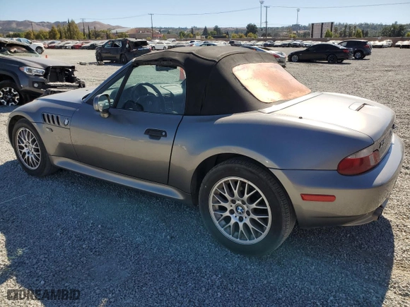 2001 BMW Z3 2.5i with VIN WBACN33491LM03874, listed as a Copart auction lot 77382024 with 268,283 mi miles and Clean Title. Bid and sale history available at carsss.com. Image 2.