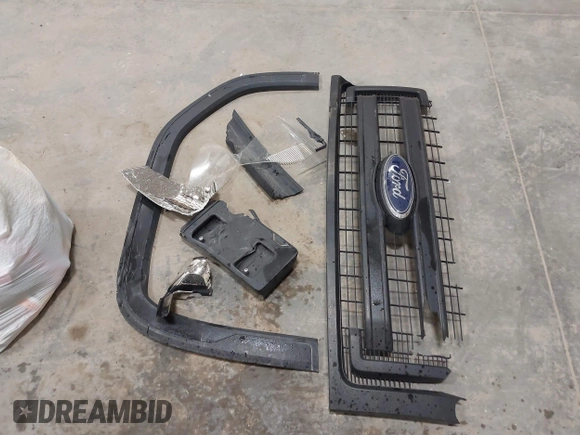 2014 Ford F-150 XL with VIN 1FTFW1ET9EFB85445, listed as a IAAI auction lot 41931625 with 142,400 mi miles and . Bid and sale history available at DreamBid. Image 12.