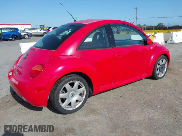 2002 Volkswagen Beetle GLX с VIN 3VWDD21C82M410830, выставлен на аукционе IAAI как лот 42292655 с пробегом 82 262 миль миль и . История ставок и продаж доступна на DreamBid. Изображение 4.