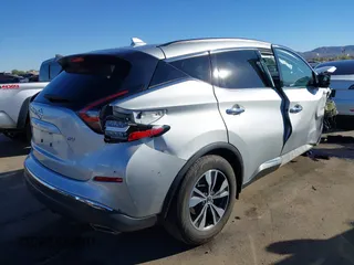 2020 Nissan Murano SV z VIN 5N1AZ2BJ3LN135407, wystawiony jako IAAI lot #41316924 z przebiegiem 83 656 mil mil oraz . Historia ofert i sprzedaży dostępna na DreamBid. Obrazek 4.