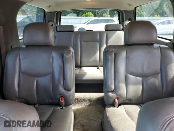 2004 Chevrolet Suburban LT z VIN 1GNEC16Z34J242670, wystawiony jako Copart lot #60987725 z przebiegiem 277 961 mil mil oraz Szkoda całkowita • Salvage title. Historia ofert i sprzedaży dostępna na DreamBid. Obrazek 10.
