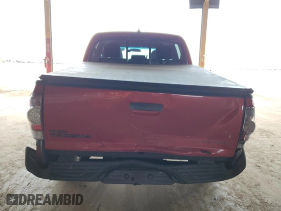2015 Toyota Tacoma с VIN 3TMLU4EN9FM190464, выставлен на аукционе Copart как лот 65014055 с пробегом 91 993 миль миль и Списание • Salvage title. История ставок и продаж доступна на DreamBid. Изображение 6.