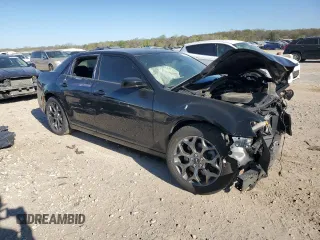 2016 Chrysler 300 S z VIN 2C3CCAGG6GH183038, wystawiony jako Copart lot #53265215 z przebiegiem Nie podano mil oraz Szkoda całkowita • Salvage title. Historia ofert i sprzedaży dostępna na DreamBid. Obrazek 4.