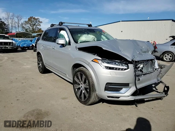 2024 Volvo XC90 Plus Bright Theme z VIN YV4062PE9R1236095, wystawiony jako Copart lot #84622444 z przebiegiem Nie podano mil oraz Szkoda całkowita • Salvage title. Historia ofert i sprzedaży dostępna na DreamBid. Obrazek 14.