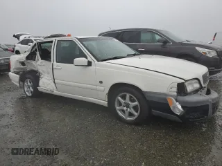 1999 Volvo S70 z VIN YV1LS55A2X2611694, wystawiony jako Copart lot #43749155 z przebiegiem 185 184 mil mil oraz Szkody całkowita. Historia ofert i sprzedaży dostępna na DreamBid. Obrazek 4.
