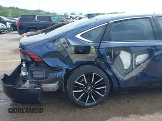 2023 Honda Accord Touring with VIN 1HGCY2F82PA029648, listed as a IAAI auction lot 42145629 with 22,289 mi miles and . Bid and sale history available at DreamBid. Image 6.