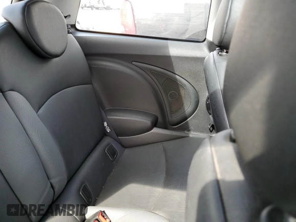 2009 MINI Hardtop S with VIN WMWMF73569TW84934, listed as a Copart auction lot 51344975 with 123,929 mi miles and Salvage title. Bid and sale history available at DreamBid. Image 10.