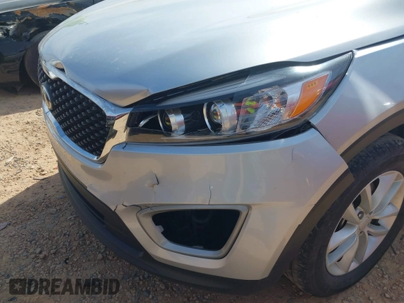 2018 Kia Sorento LX z VIN 5XYPG4A33JG417196, wystawiony jako IAAI lot #41816375 z przebiegiem 115 852 mil mil oraz . Historia ofert i sprzedaży dostępna na DreamBid. Obrazek 6.