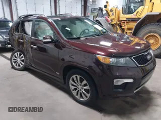 2013 Kia Sorento SX with VIN 5XYKWDA2XDG381984, listed as a IAAI auction lot 41169315 with 144,010 mi miles. Bid and sale history available at carsss.com. Image 1.