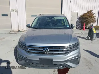 2024 Volkswagen Tiguan S с VIN 3VVFB7AX3RM045163, выставлен на аукционе IAAI как лот 41280613 с пробегом 7 705 миль миль и . История ставок и продаж доступна на DreamBid. Изображение 12.