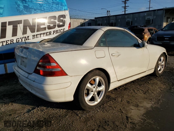 2003 Mercedes-Benz SLK 320 with VIN WDBKK65F23F285934, listed as a Copart auction lot 42821025 with 67,033 mi miles and Clean title. Bid and sale history available at DreamBid. Image 3.