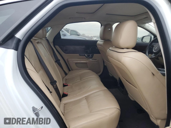 2016 Jaguar XJ R-Sport с VIN SAJWJ1CD9G8V92958, выставлен на аукционе Copart как лот 44177915 с пробегом Не указан миль и Списание • Salvage title. История ставок и продаж доступна на DreamBid. Изображение 10.