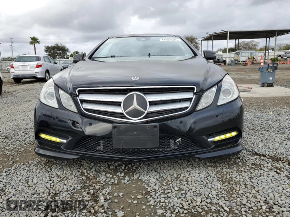 2013 Mercedes-Benz E 550 z VIN WDDKJ7DB8DF202295, wystawiony jako Copart lot #47664525 z przebiegiem 150 329 mil mil oraz Szkoda całkowita • Salvage title. Historia ofert i sprzedaży dostępna na DreamBid. Obrazek 5.