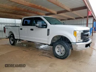 2017 Ford F-250 Lariat z VIN 1FT7W2B6XHEE08322, wystawiony jako Copart lot #62522455 z przebiegiem 175 010 mil mil oraz Czysty tytuł • Clean title. Historia ofert i sprzedaży dostępna na DreamBid. Obrazek 4.
