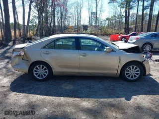 2011 Toyota Camry LE with VIN 4T1BF3EK3BU640195, listed as a IAAI auction lot 41891119 with 208,221 mi miles. Bid and sale history available at carsss.com. Image 13.